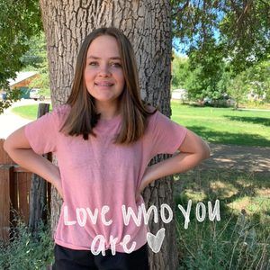 Meet your Posher, Lora